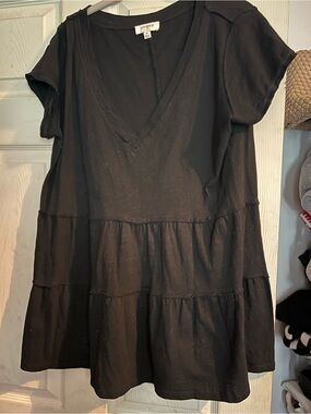 Umgee Black V-Neck Tiered Tunic